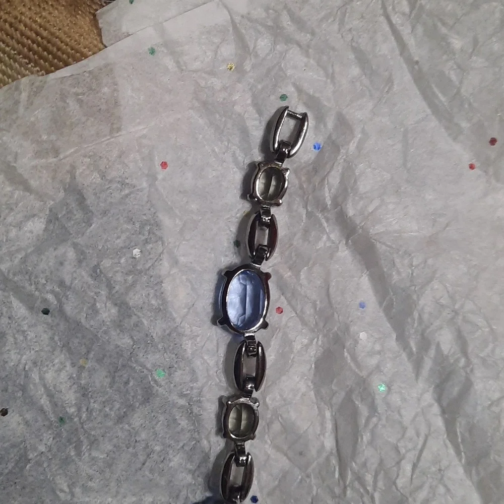 Zwarovski crystal Necklace - Picture 10 of 16